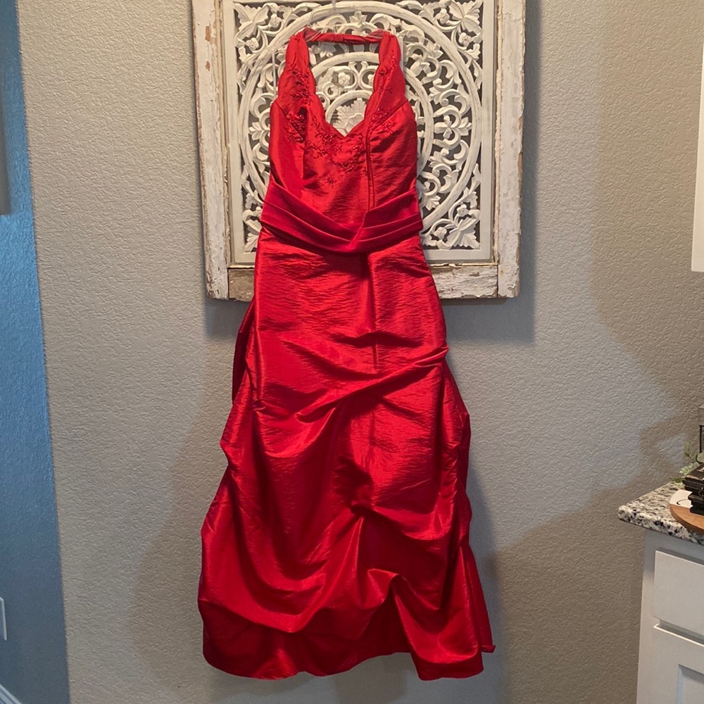 Women’s David’s Bridal Halter Bridesmaid Dress Size 10 Apple Red